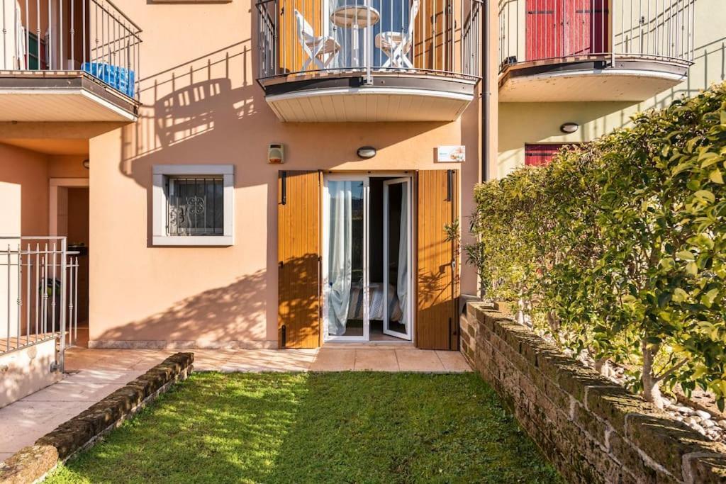Oliva Apartment - Featuring A Private Garden And Access To A Pool Barcuzzi Eksteriør billede